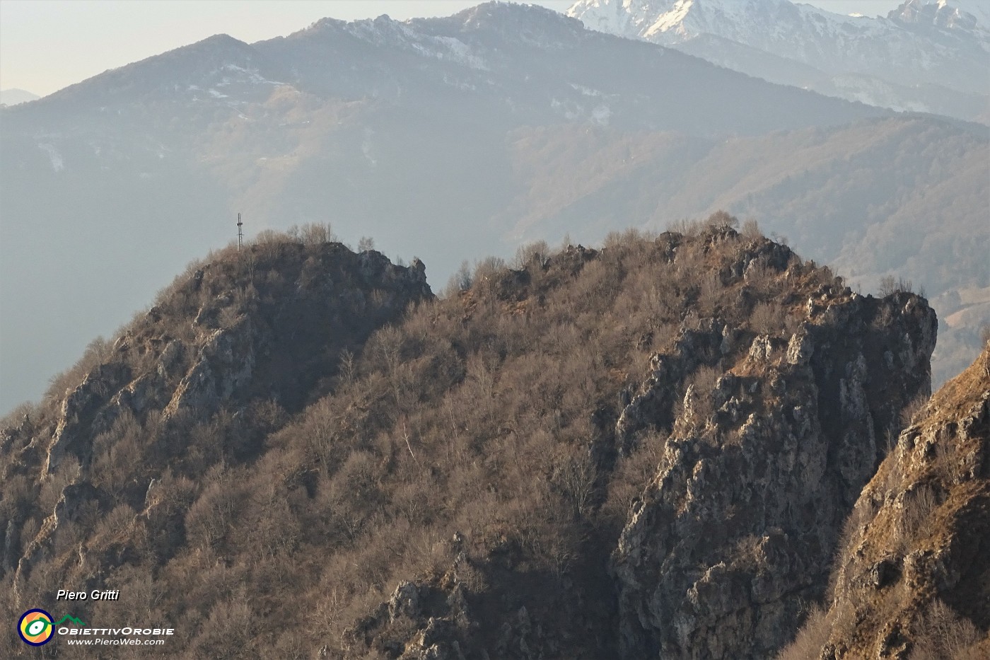 64 Zoom sulla Corna Camoscera.JPG